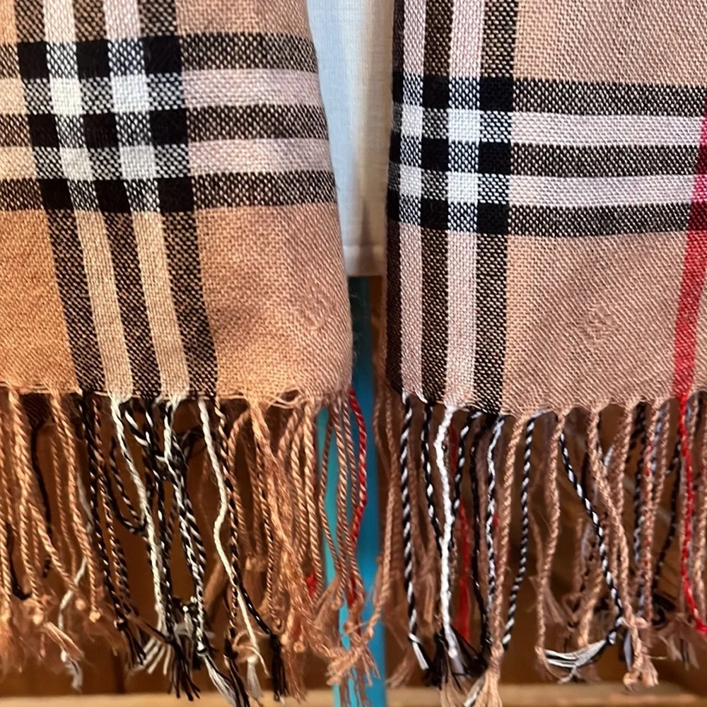 Popular colors scarf Not Burberry - Picture 2 of 6